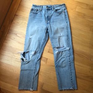 Levi’s high-waisted ankle-length cut-off jeans